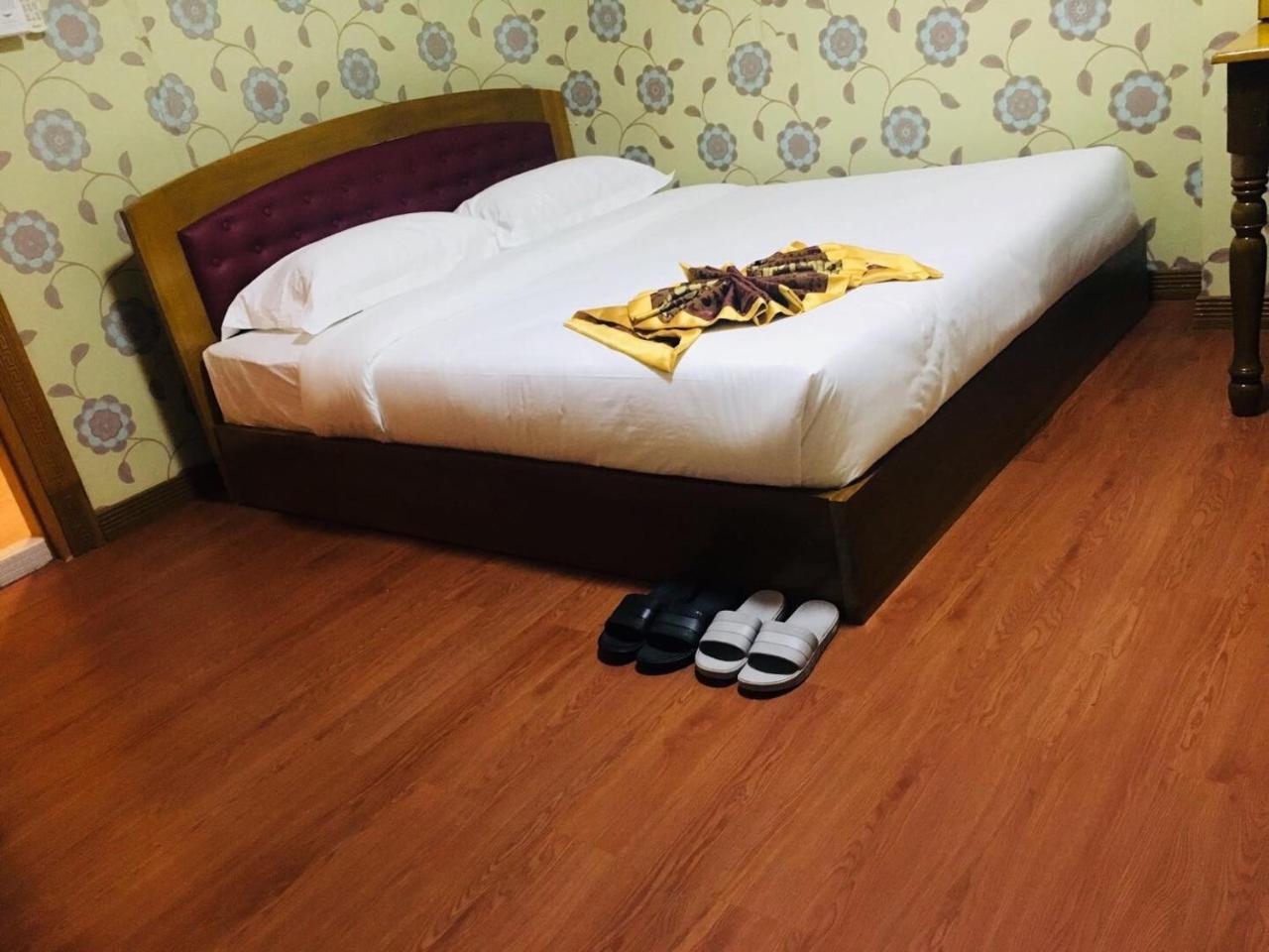 C & Y Hotel Yangon Exterior photo