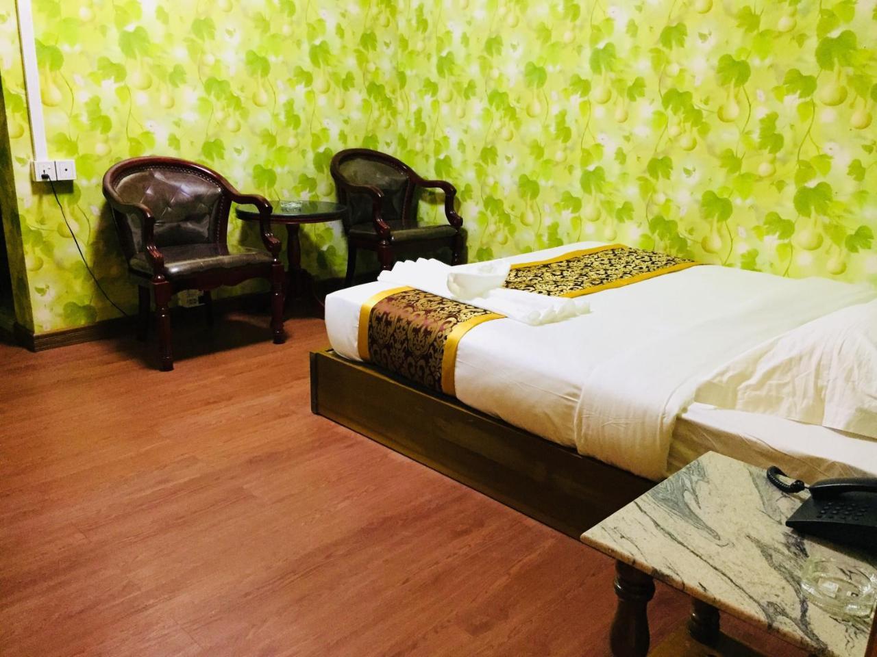 C & Y Hotel Yangon Exterior photo